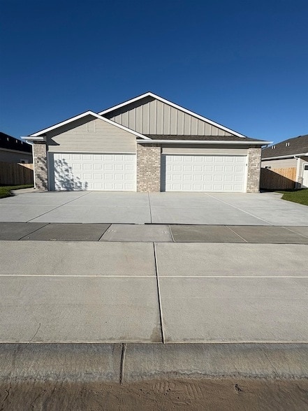 12944 E Blake St in Wichita, KS - Foto de edificio - Building Photo