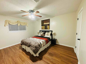 6023 Ray Dr in Pasadena, TX - Foto de edificio - Building Photo