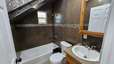 711 N Sloan Ave in Compton, CA - Building Photo - Building Photo