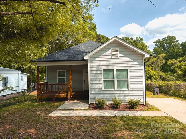 property at 832 N Weldon St