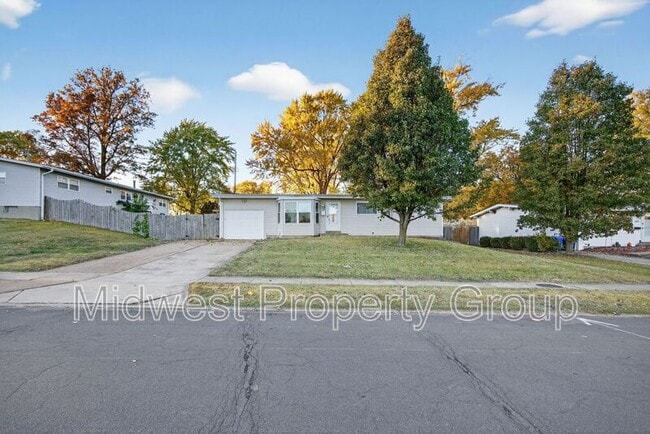 1225 Night Dr in Florissant, MO - Building Photo - Building Photo