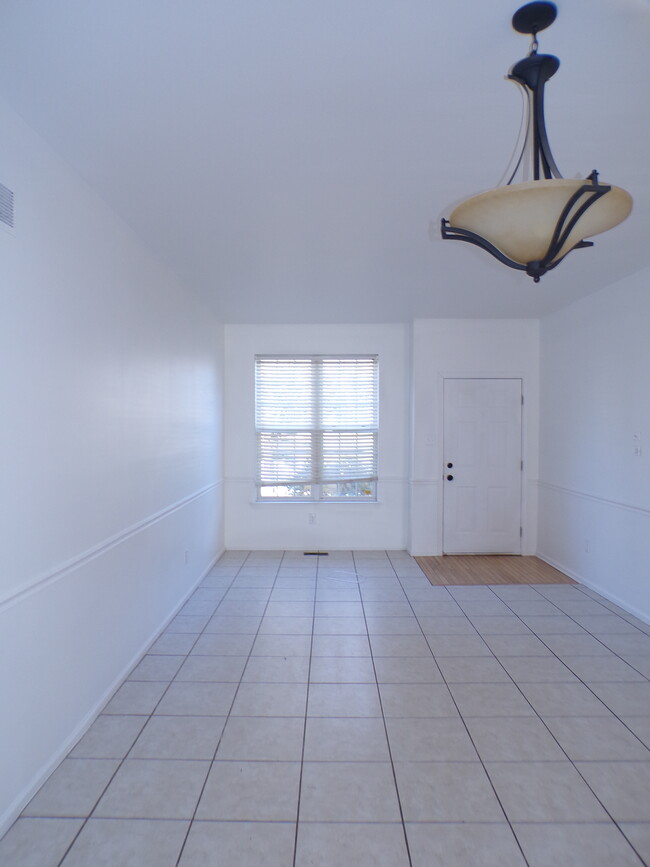 7721 Cross Creek Cir in Breinigsville, PA - Foto de edificio - Building Photo