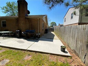 5420 Albright Dr in Virginia Beach, VA - Building Photo - Building Photo