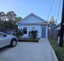 16992 W Dounreay St in Montgomery, TX - Building Photo