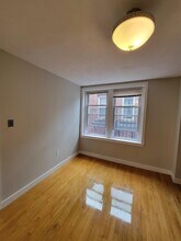 2016 Massachusetts Ave, Unit 4 in Cambridge, MA - Building Photo - Building Photo