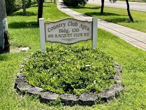 491 Racquet Club Rd in Weston, FL - Foto de edificio - Building Photo