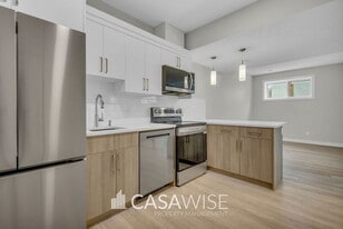 1065 Berg Pl in Leduc, AB - Building Photo