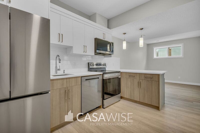 1065 Berg Pl in Leduc, AB - Building Photo