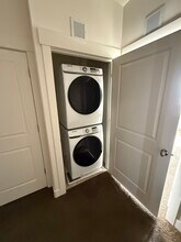 4911 W Daybreak Pky in South Jordan, UT - Foto de edificio - Building Photo