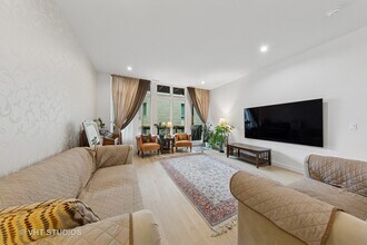2773 N Hampden Ct in Chicago, IL - Building Photo - Building Photo