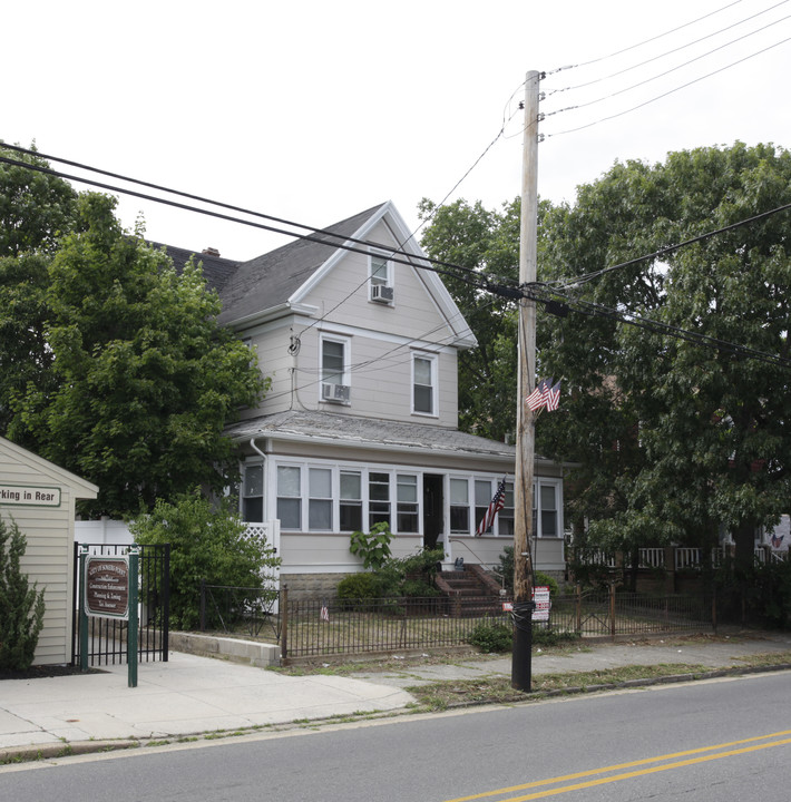 737 Shore Rd in Somers Point, NJ - Building Photo