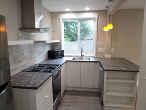 2112-2116 NE 85th St in Seattle, WA - Building Photo - Building Photo