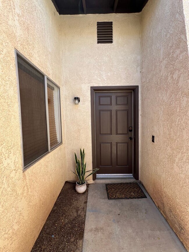 1543 W Hillside Pl in Yuma, AZ - Building Photo - Building Photo