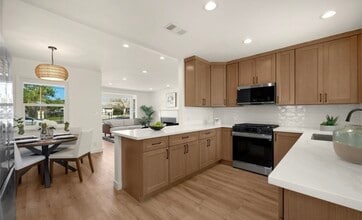 15788 Cobalt St in Los Angeles, CA - Building Photo - Building Photo