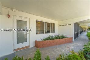 1450 NE 170th St in North Miami Beach, FL - Building Photo - Building Photo