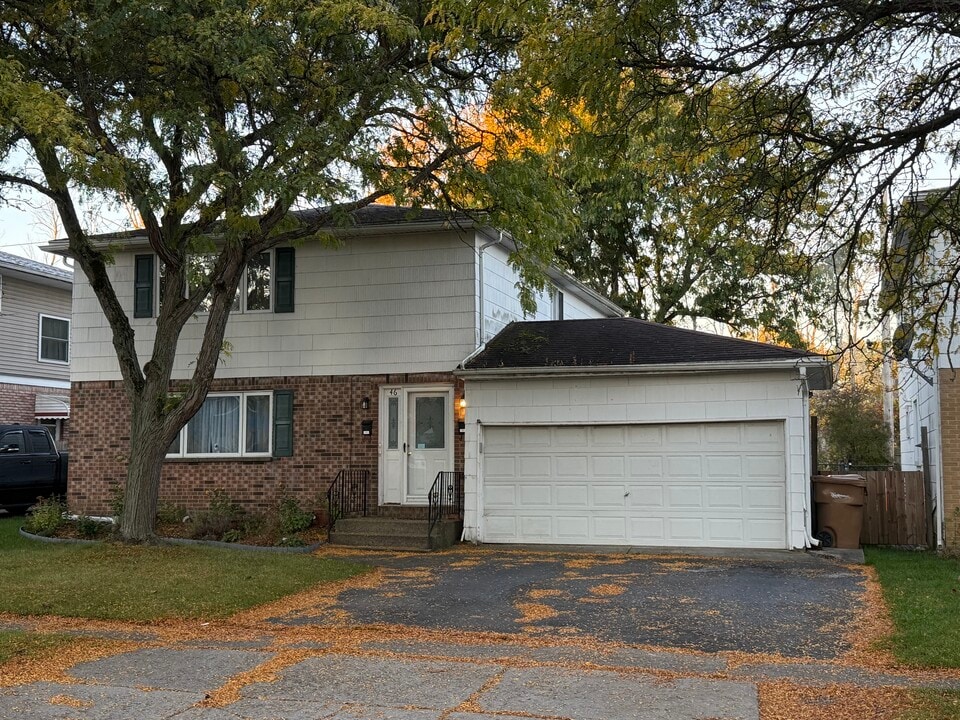 46 Strasbourg Dr, Unit 46 STRASBOURG in Cheektowaga, NY - Building Photo