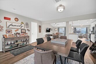 143 Bluebonnet St in Sugar Land, TX - Building Photo - Building Photo