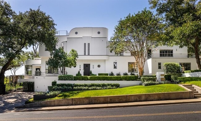 property at 1301 W 29th St