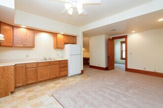 702 Carroll Ave in Ames, IA - Building Photo - Building Photo
