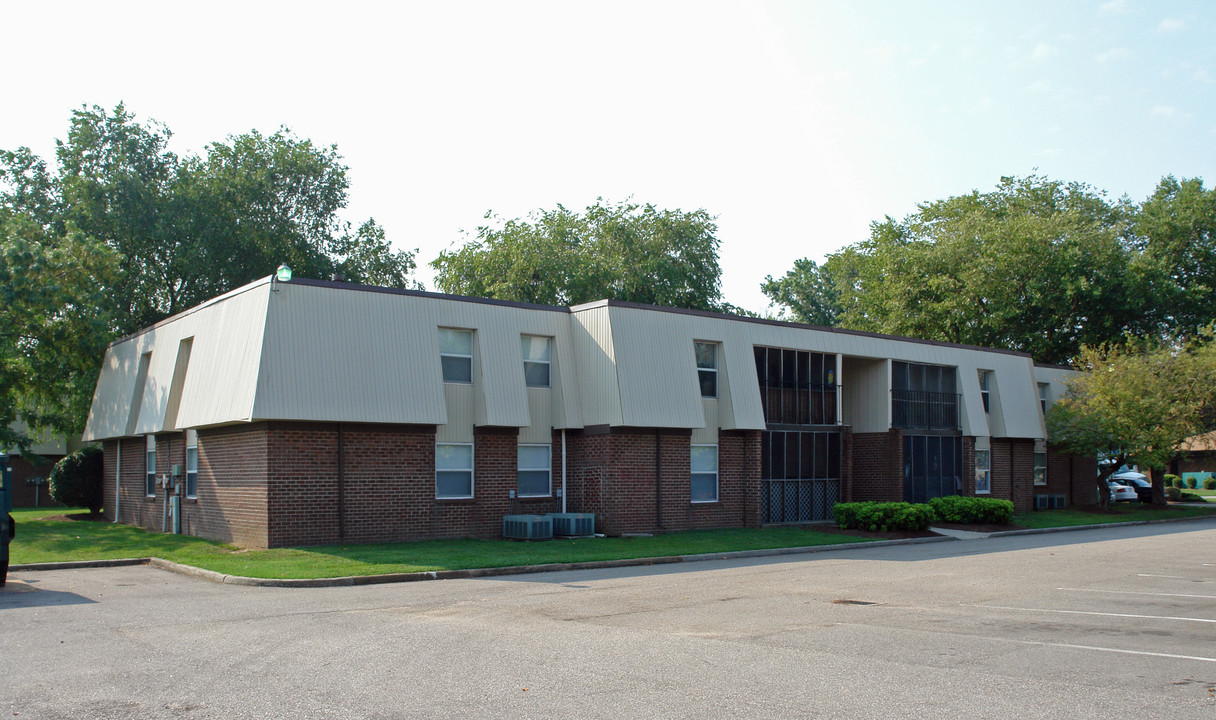 Winterhaven Apartments in Newport News, VA - Building Photo