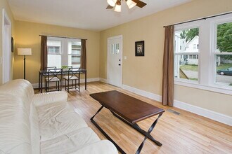 891 21st Ave SE in Minneapolis, MN - Foto de edificio - Building Photo