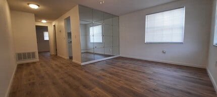 4951 Elkner St, Unit 4951 in New Port Richey, FL - Foto de edificio - Building Photo