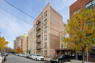 3230 Cruger Ave in Bronx, NY - Building Photo