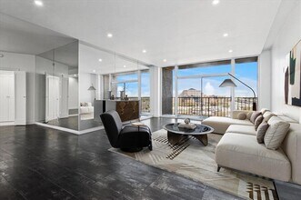 5200 Keller Springs Rd in Dallas, TX - Building Photo - Building Photo