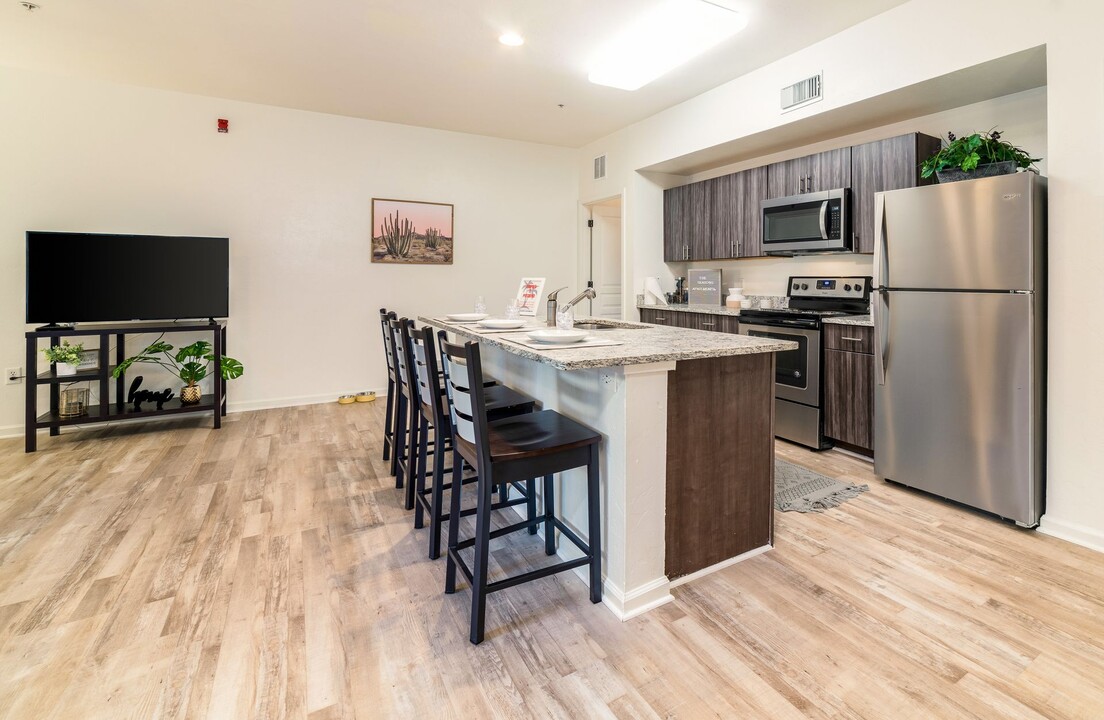 The Seasons Apartments Tucson in Tucson, AZ - Building Photo