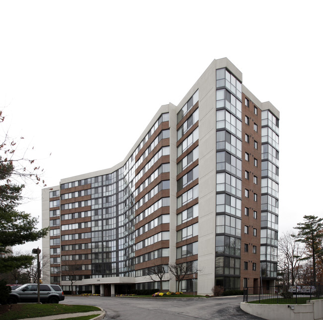 1240 Marlborough Ct in Oakville, ON - Building Photo - Primary Photo