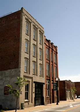 The Lofts at East Point in Suffolk, VA - Foto de edificio - Building Photo