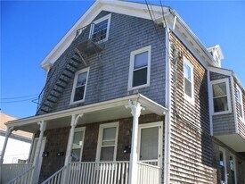 15 Webster St in Newport, RI - Building Photo