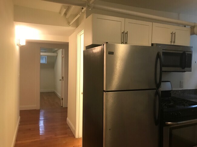 104 Warren St, Unit C in Boston, MA - Building Photo - Building Photo