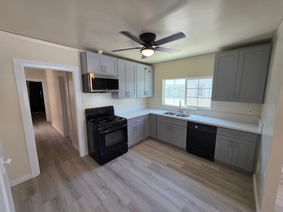 270 Newport Ave, Unit A in Long Beach, CA - Foto de edificio