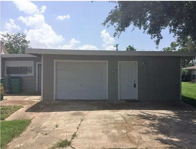 707 Westchester St in Taylor, TX - Building Photo - Building Photo