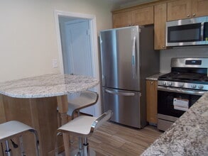 216 Bailey Rd in Bryn Mawr, PA - Foto de edificio - Building Photo