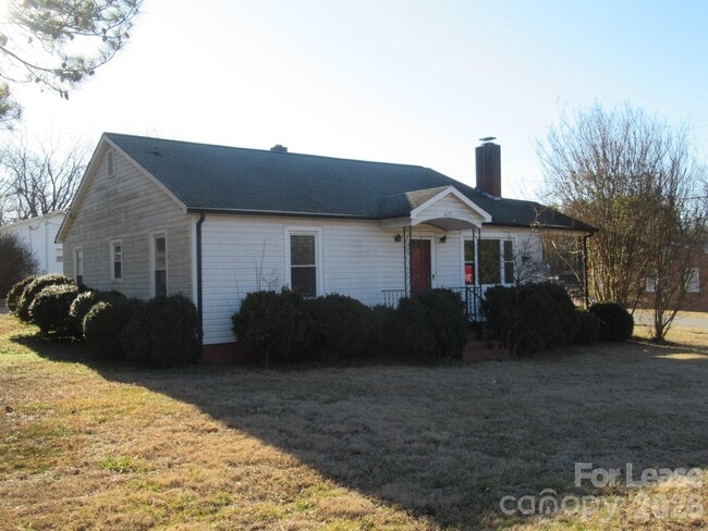 1073 North Carolina Hwy 150 in Lincolnton, NC - Building Photo - Building Photo
