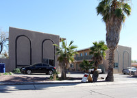 3370 N Cardi Blvd in Tucson, AZ - Foto de edificio - Building Photo