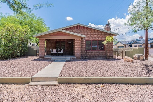 630 E 1st St in Tucson, AZ - Foto de edificio - Building Photo