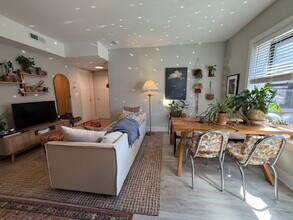 1137 Oak Ave in Evanston, IL - Building Photo - Building Photo