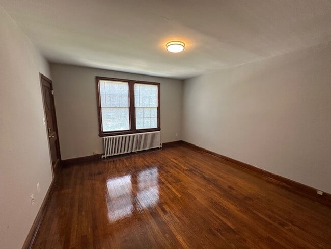 property at 11 Gallatin St NE