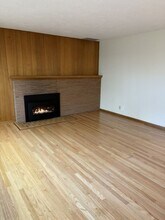 12615 SW Glenhaven St in Portland, OR - Building Photo - Building Photo