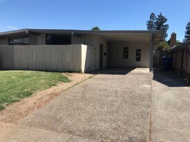 4746 Whitney Ave in Carmichael, CA - Building Photo