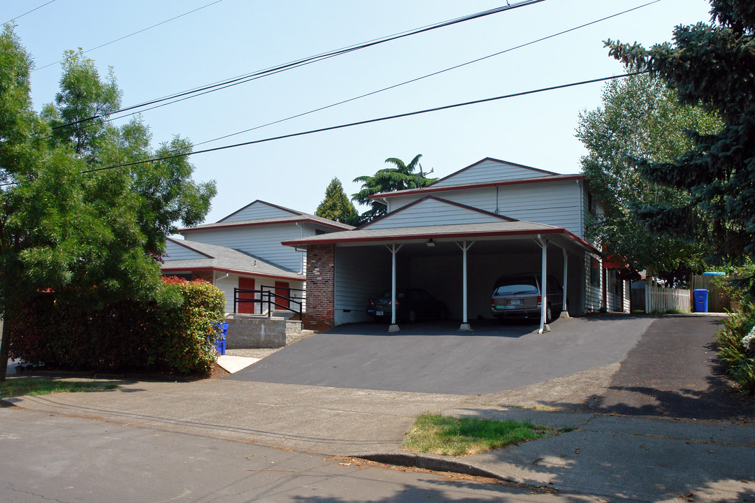 2536 SE 29th Ave in Portland, OR - Building Photo