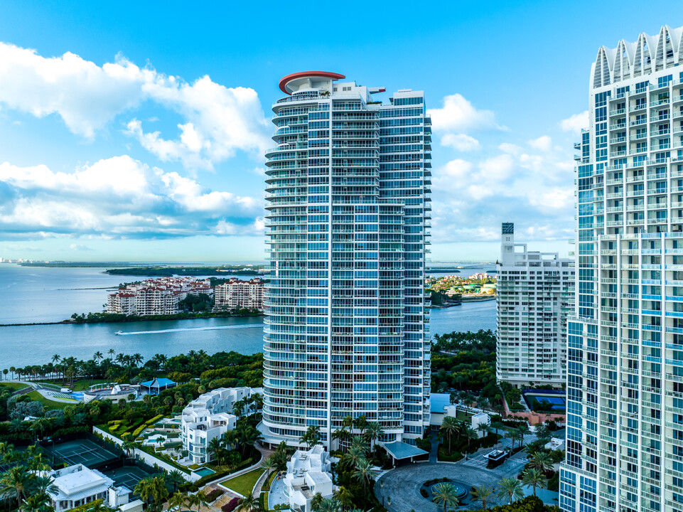 Continuum South Tower in Miami Beach, FL - Building Photo