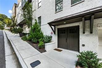 1819 Huntington Hills Ln NW in Atlanta, GA - Building Photo - Building Photo