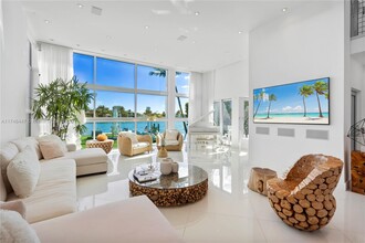 227 E Dilido Dr in Miami Beach, FL - Building Photo - Building Photo