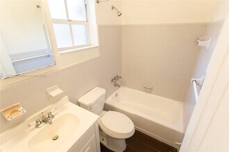 2947 Day Ave in Miami, FL - Building Photo - Building Photo
