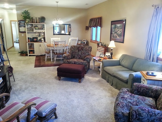 1001 W 4th St in Pella, IA - Building Photo - Building Photo