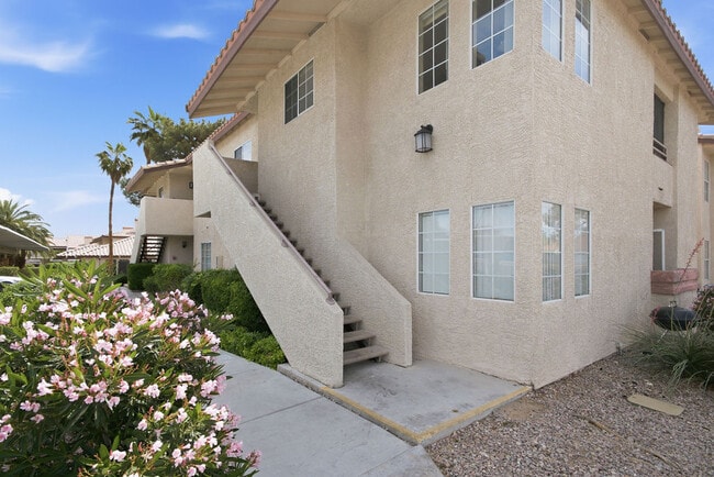 6500 W Lake Mead Blvd in Las Vegas, NV - Building Photo - Building Photo